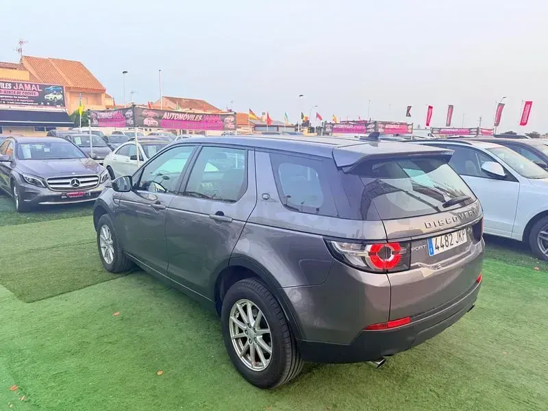 Usado Land Rover Discovery Sport SE 150 CV (110 kW) 2016 Gris / plata SUV