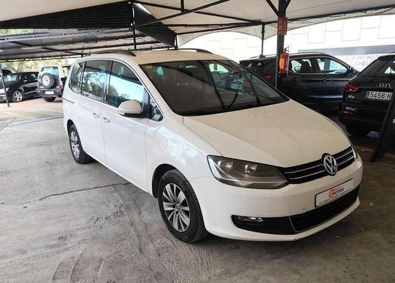 Usado VW Sharan Advance 140 CV (102 kW) 2014 Blanco Monovolumen