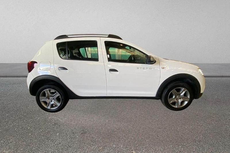 Usado Dacia Sandero Essentiel 90 CV (66 kW) 2019 Blanco Berlina