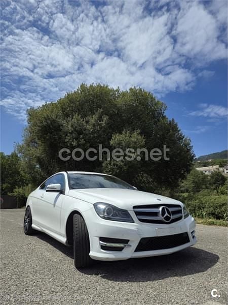 Usado Mercedes C220 170 CV (125 kW) 2012 Blanco Coupe