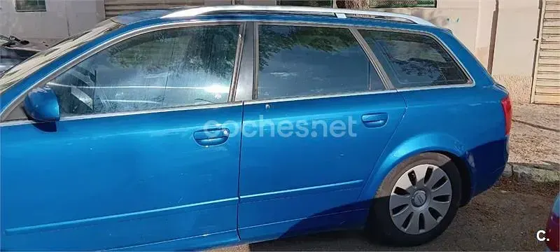 Usado Audi A4 180 CV (132 kW) 2003 Azul Familiar