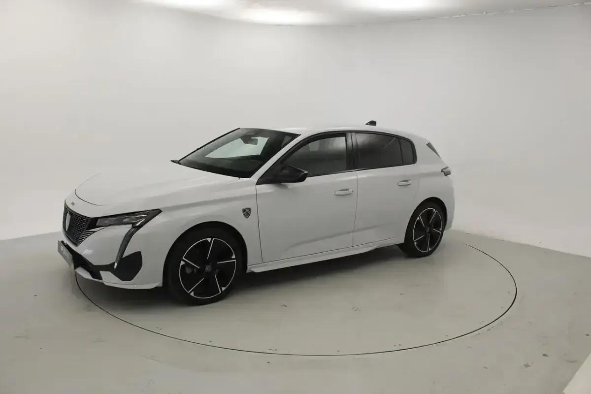 Usado Peugeot e-308 114 kW (156 CV) 2023 Blanco Utilitario