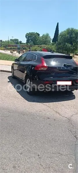 Usado Volvo V40 Momentum 150 CV (110 kW) 2016 Negro Berlina