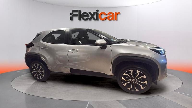 Usado Toyota Yaris Hybrid Active 116 CV (85 kW) 2024 Gris