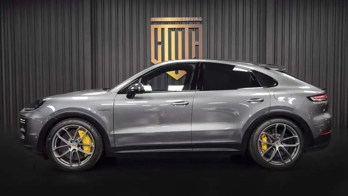 Usado Porsche Cayenne Turbo E-Hybrid 740 CV (544 kW) 2024 Gris SUV