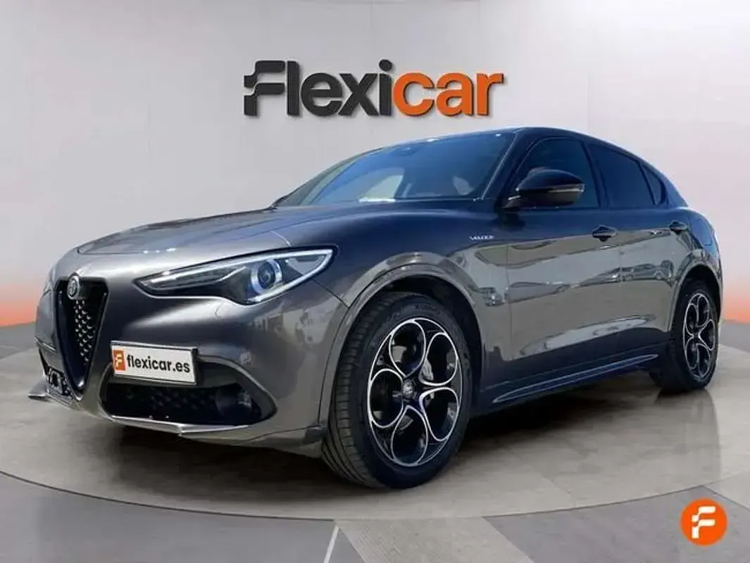 Usado Alfa Romeo Stelvio Veloce 211 CV (155 kW) 2022 Gris SUV