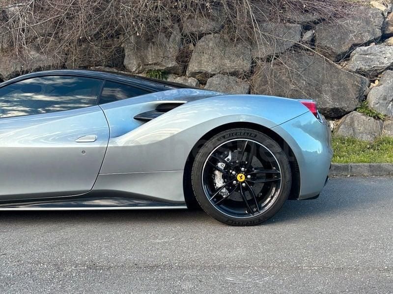 Usado Ferrari 488 670 CV (492 kW) 2016 Gris / plata Coupe