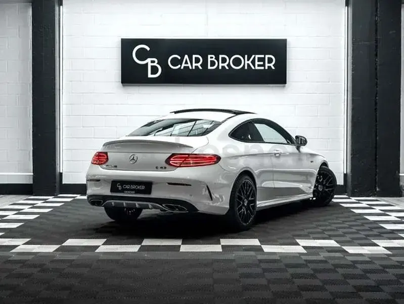 Usado Mercedes C43 AMG 367 CV (269 kW) 2017 Blanco Coupe