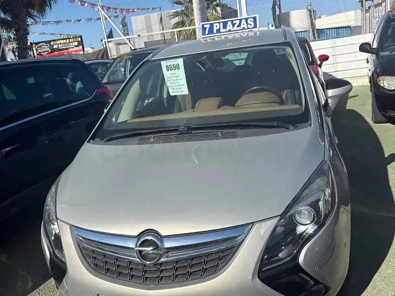 Usado Opel Zafira Tourer Excellence 130 CV (95 kW) 2013 Beige Monovolumen