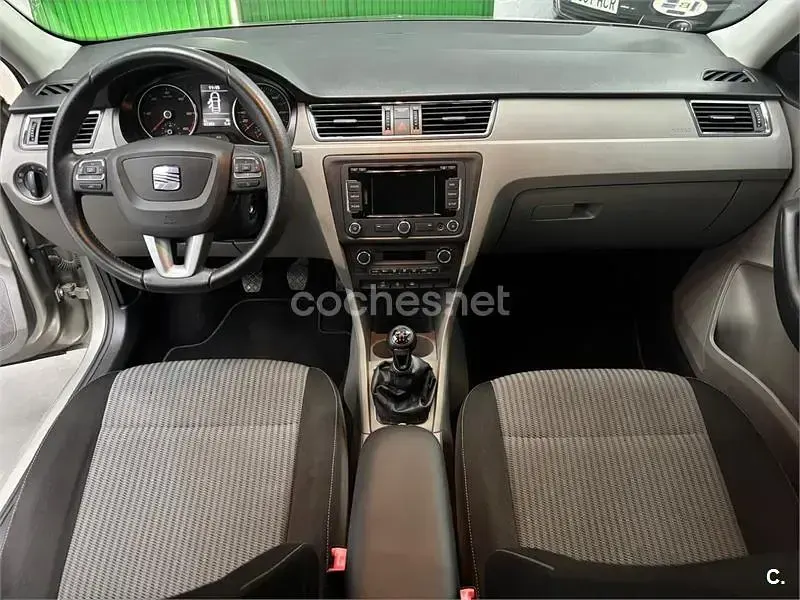 Usado Seat Toledo Style 105 CV (77 kW) 2013 Beige Utilitario