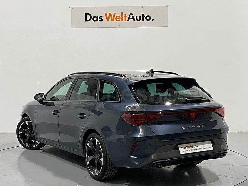Usado Cupra Leon 150 CV (110 kW) 2024 Gris / plata Familiar