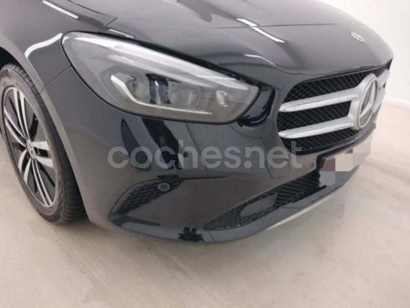 Usado Mercedes B200 163 CV (119 kW) 2021 Negro Monovolumen