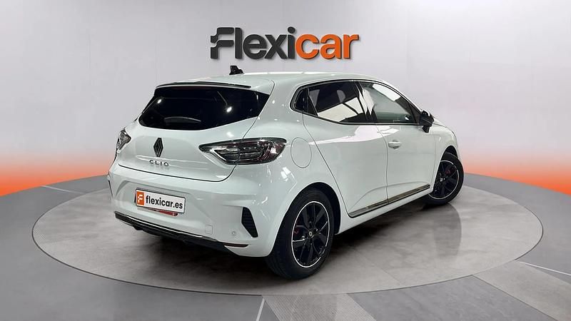Używany Renault Clio V 140 KM (102 kW) 2024 Biały Sedan/Limuzyna
