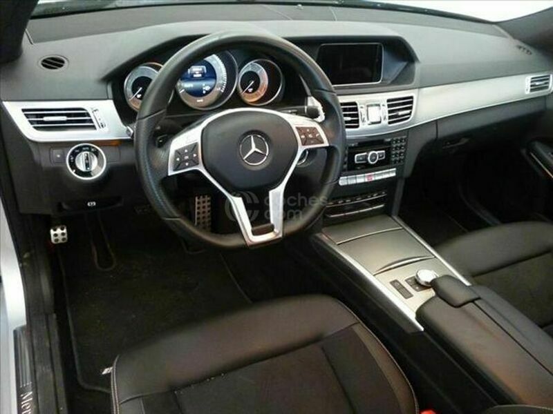 Usado Mercedes E220 Avantgarde 170 CV (125 kW) 2014 Plateado Berlina