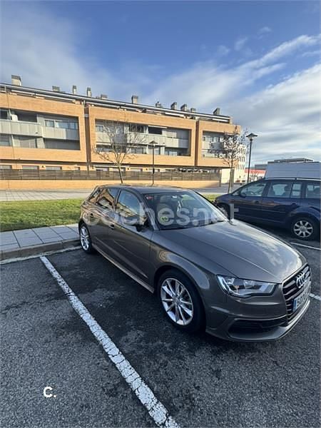Usado Audi A3 Ambiente 105 CV (77 kW) 2014 Gris / plata Berlina