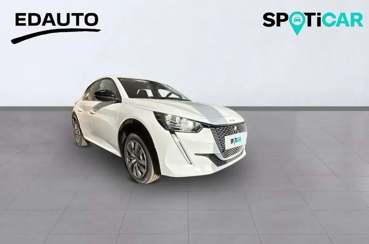 Usado Peugeot e-208 Active 100 kW (136 CV) 2024 Blanco Utilitario