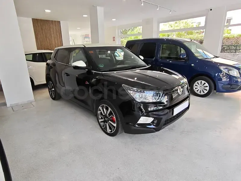 Usado SsangYong Tivoli Limited 115 CV (84 kW) 2016 Negro SUV