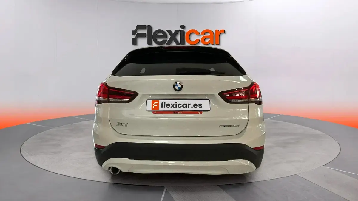 Używany BMW X1 116 KM (85 kW) 2020 Biały SUV