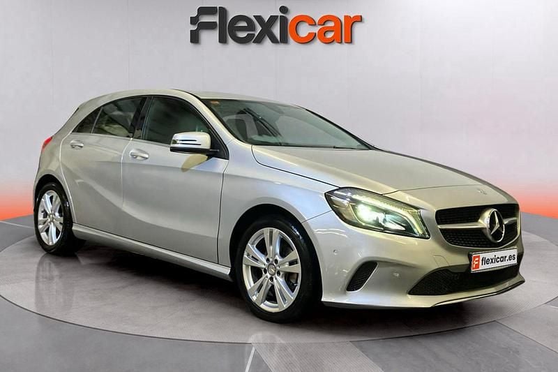 Gris Usado 2017 Mercedes A200 Urban Berlina | 16.990 € (Buen precio) - Imagen 1/4