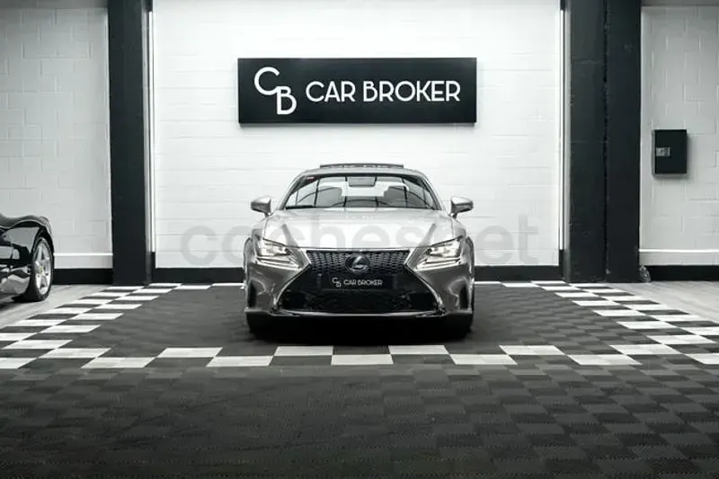 Usado Lexus RC300h Sport Line 223 CV (164 kW) 2017 Gris / plata Coupe