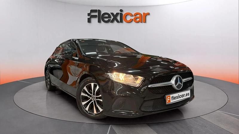 Usado Mercedes A180 116 CV (85 kW) 2020 Negro Berlina