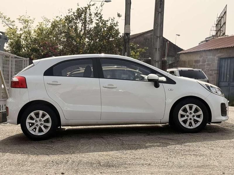 Usado Kia Rio 86 CV (63 kW) 2015 Blanco Utilitario