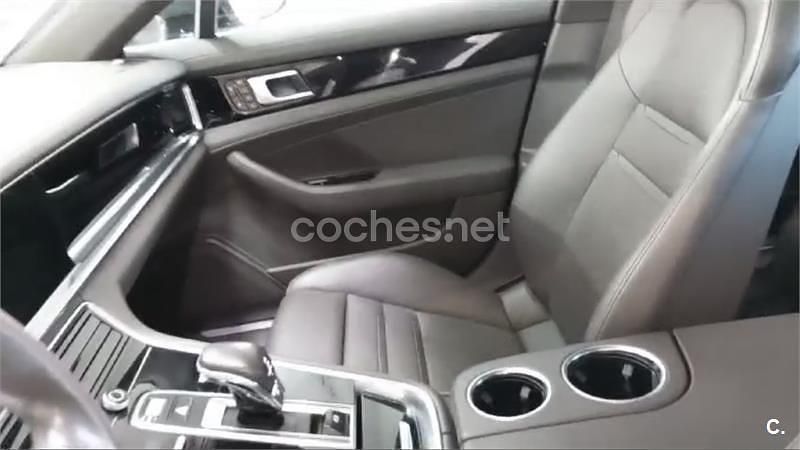 Käytetty Porsche Panamera 4S 422 HP (310 kW) 2016 Musta Sedan