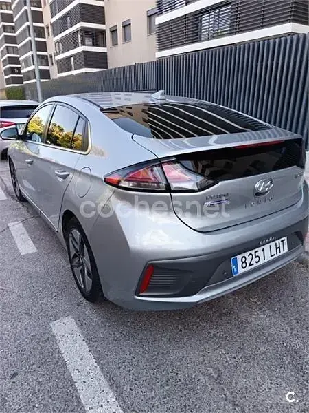 Usado Hyundai Ioniq 141 CV (103 kW) 2020 Gris / plata Utilitario