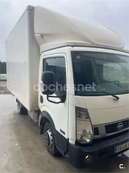 Usado Nissan Cabstar 136 CV (100 kW) 2013 Blanco Pickup/Camioneta