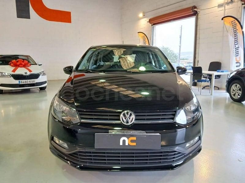 Usado VW Polo Advance 75 CV (55 kW) 2016 Negro Berlina