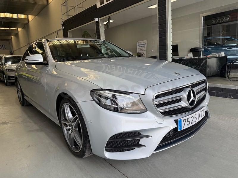 Usado Mercedes E220 194 CV (142 kW) 2019 Gris / plata Berlina