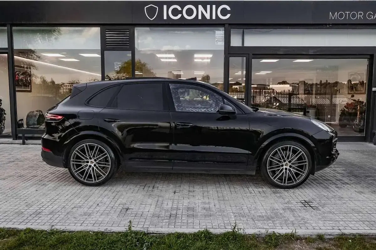 Usado Porsche Cayenne 441 CV (324 kW) 2023 Negro SUV