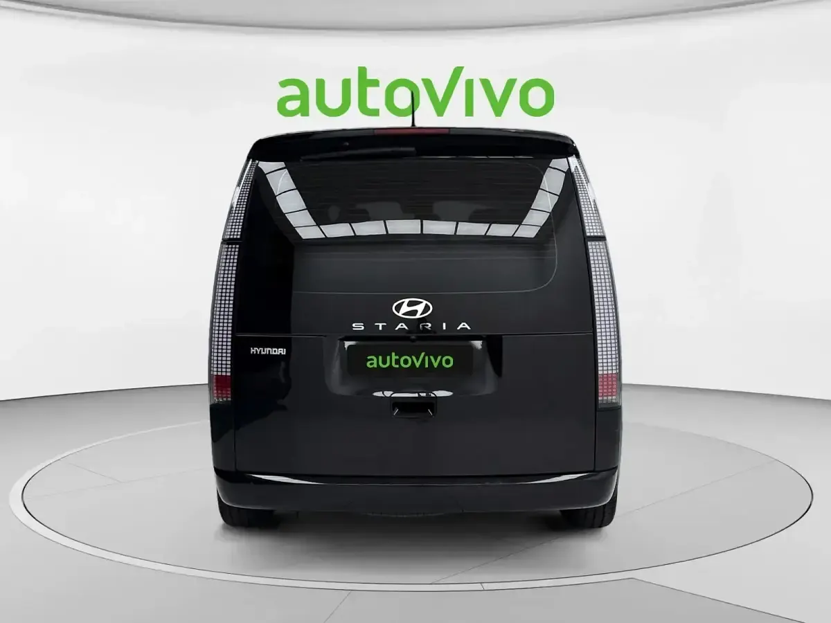 Usado Hyundai Staria 225 CV (165 kW) 2025 Negro Monovolumen