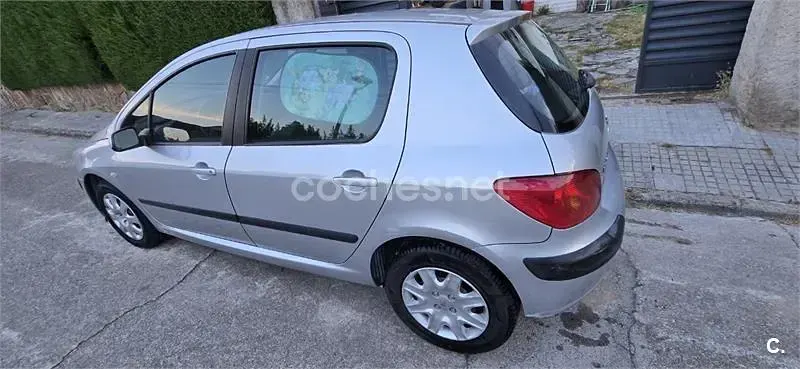Usado Peugeot 307 110 CV (80 kW) 2003 Gris / plata Berlina