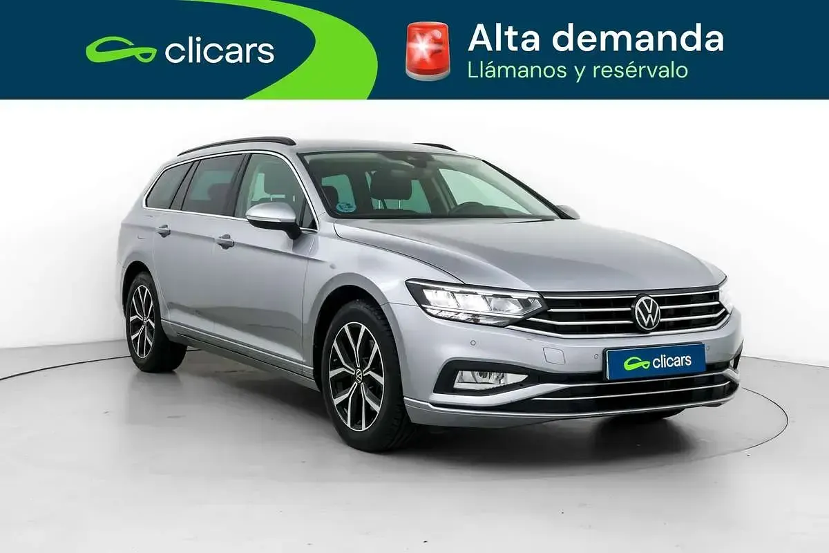 Usado VW Passat Executive 122 CV (89 kW) 2023 Plateado Familiar