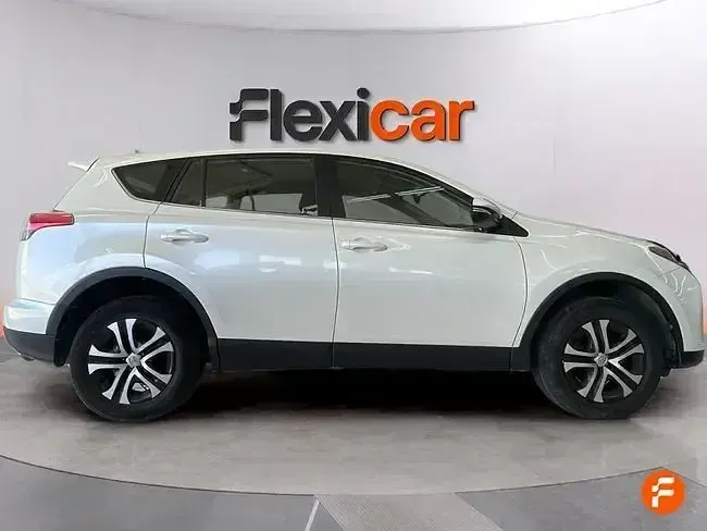 Usado Toyota RAV4 Advance 143 CV (105 kW) 2017 Blanco SUV
