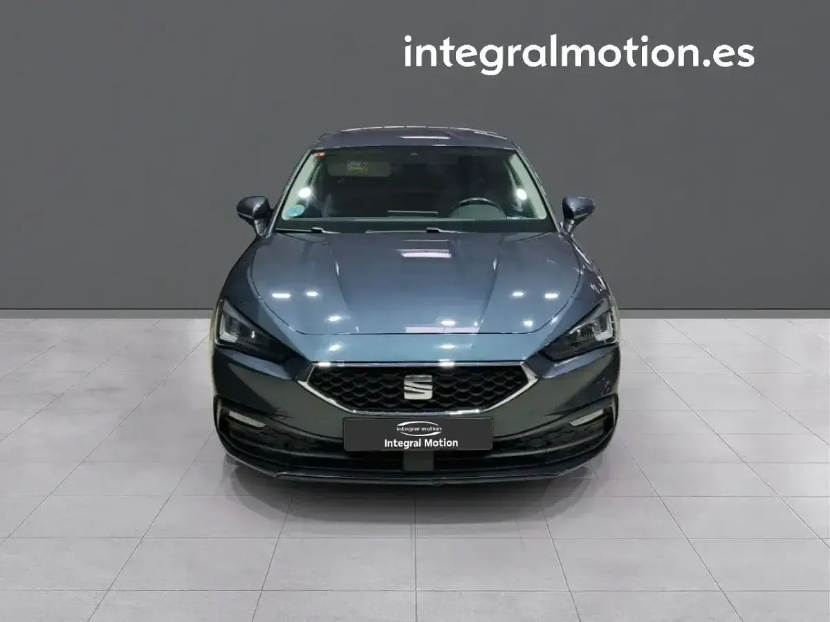 Usado Seat Leon Style 115 CV (84 kW) 2020 Gris
