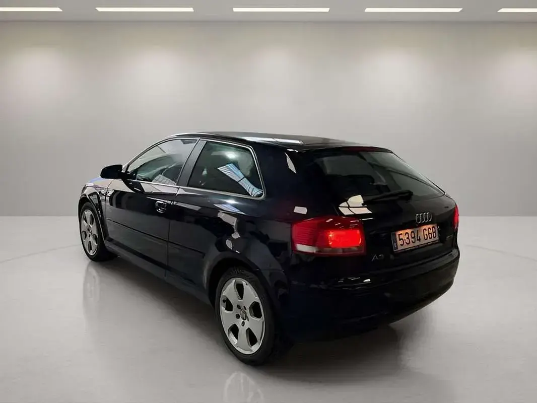 Usado Audi A3 Ambiente 140 CV (102 kW) 2008 Negro Utilitario