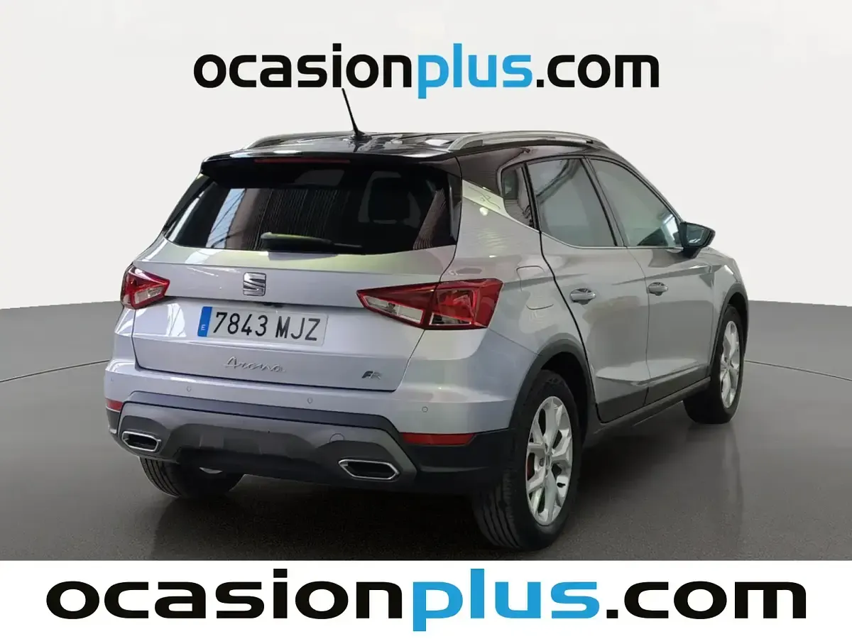 Usado Seat Arona FR 150 CV (110 kW) 2023 Gris SUV