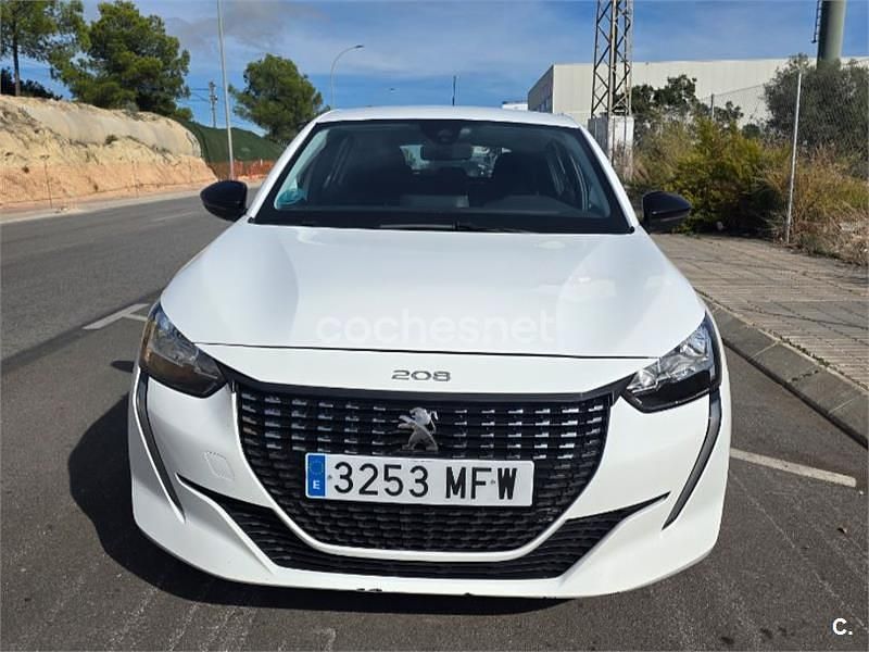 Blanco Usado 2023 Peugeot 208 Active Utilitario | 9900 € (Super precio) - Imagen 1/4