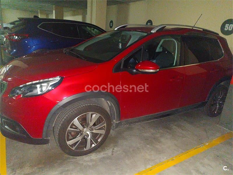 Usado Peugeot 2008 Allure 110 CV (80 kW) 2018 Rojo SUV