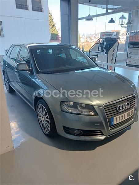 Usado Audi A3 Attraction 160 CV (117 kW) 2009 Gris / plata Berlina