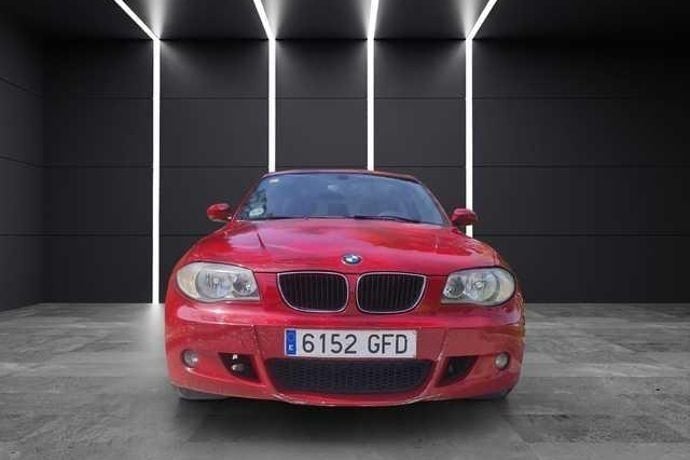 Usado BMW 118 Shadowline 143 CV (105 kW) 2008 Rojo Utilitario