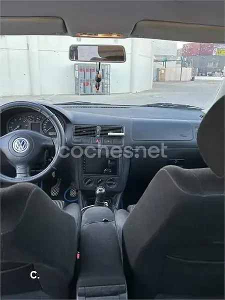 Usado VW Golf IV Conceptline 100 CV (73 kW) 2001 Azul Berlina