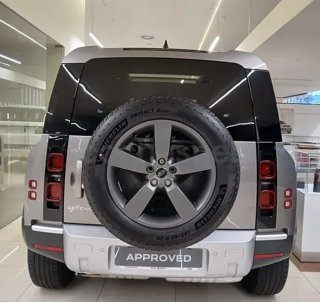 Usado Land Rover Defender S 249 CV (183 kW) 2024 Gris / plata SUV