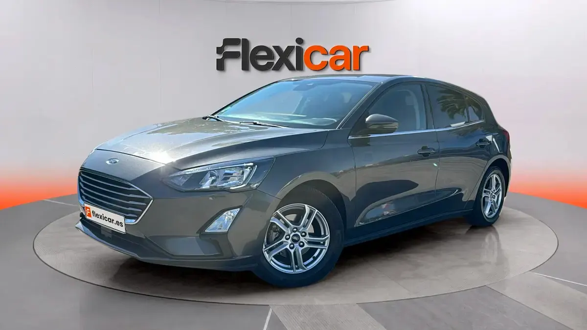 Usado Ford Focus Trend 101 CV (74 kW) 2020 Gris Berlina