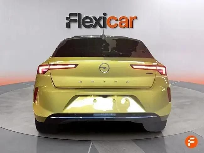 Usado Opel Astra Ultimate 181 HP (133 kW) 2022 Amarelo Citadino