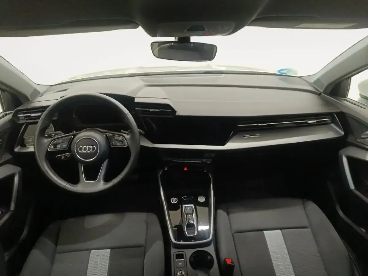 Usado Audi A3 S-Line 116 CV (85 kW) 2025 Blanco