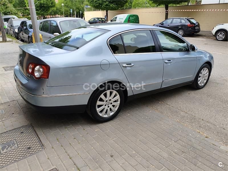 Usado VW Passat Highline 140 HP (102 kW) 2007 Azul Sedan