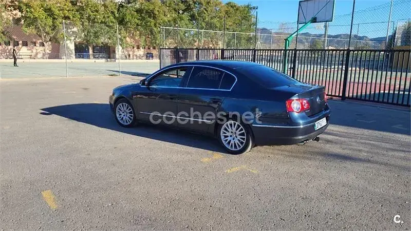 Usado VW Passat Advance 150 CV (110 kW) 2007 Negro Berlina